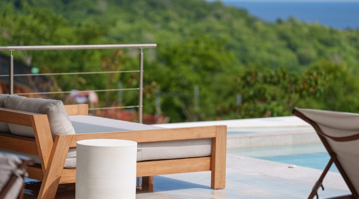 Infinity-Edge Saltwater Pool, Outdoor Kitchen — photo 18 of 19