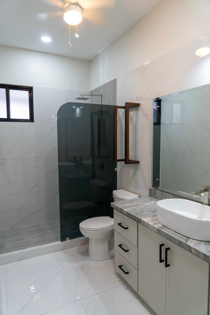 Modern Home Near Marina Pez Vela — photo 15 of 19