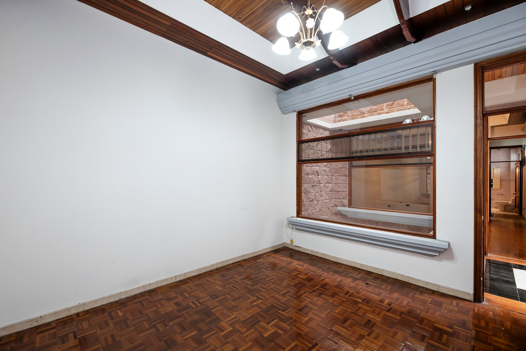 Timeless Design Residence — photo 7 of 19