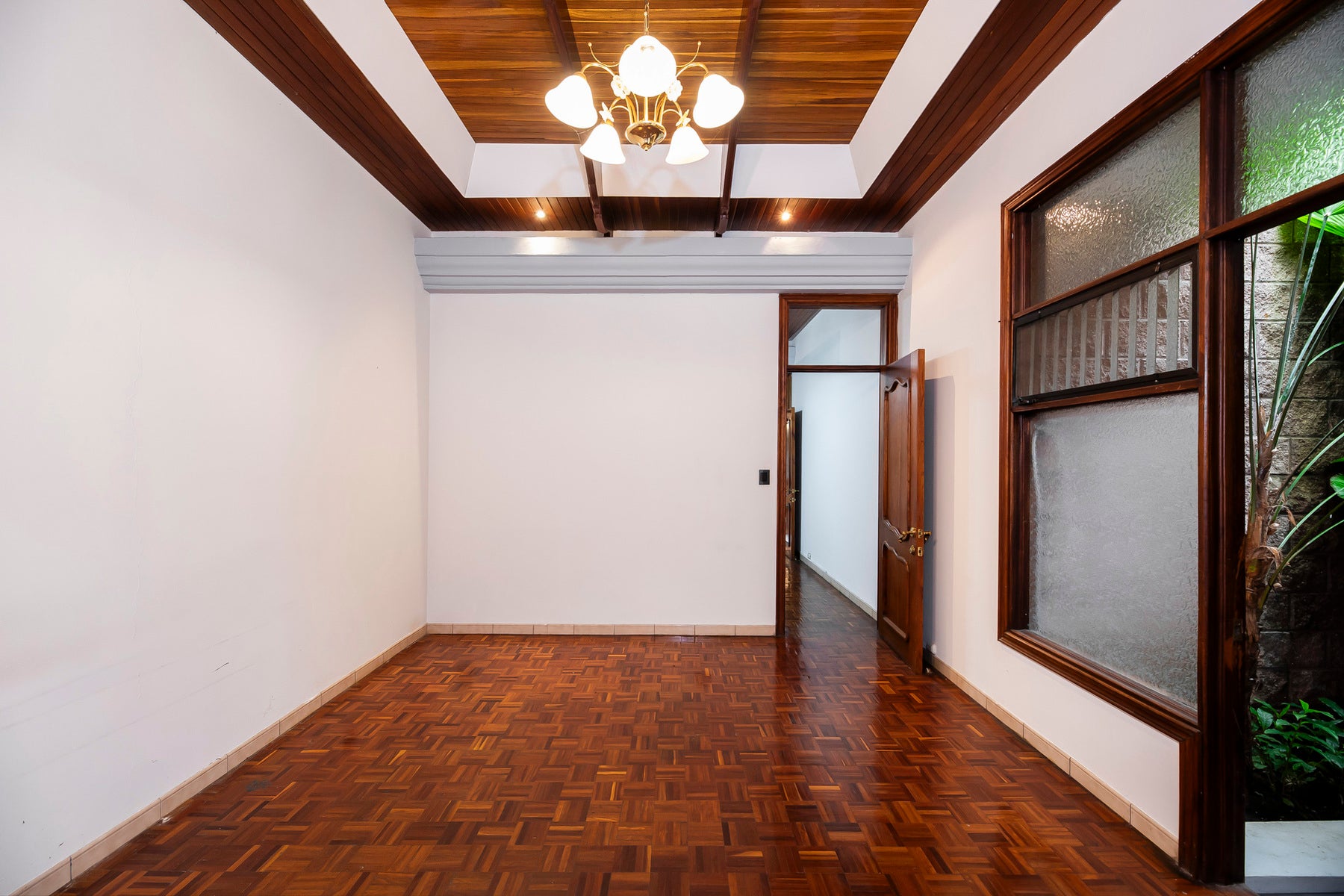 Timeless Design Residence — photo 8 of 19