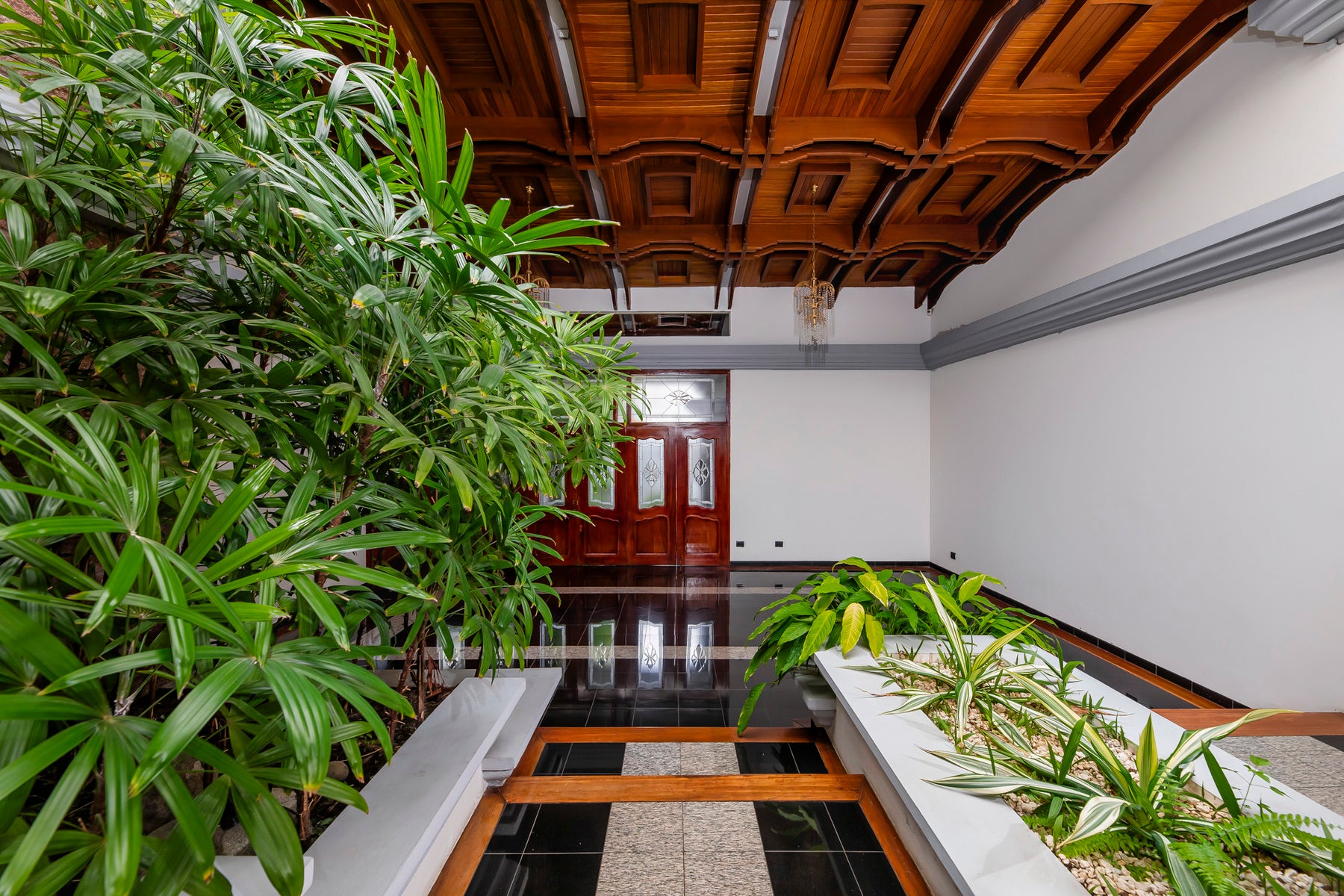 Timeless Design Residence — photo 2 of 19