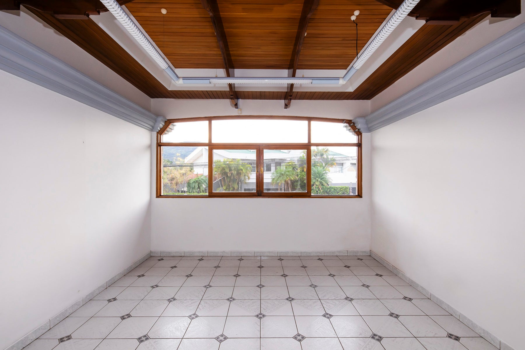 Timeless Design Residence — photo 15 of 19