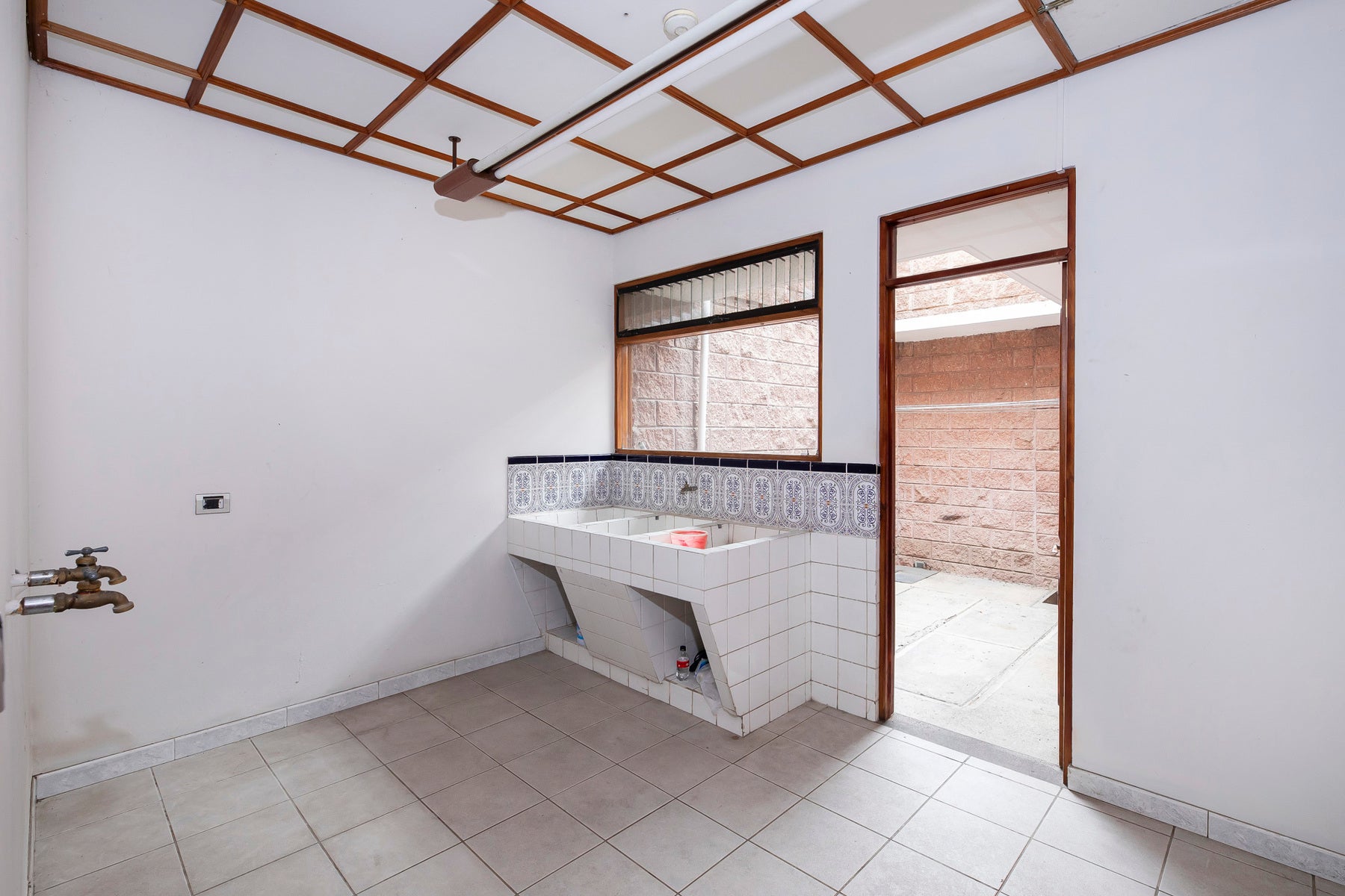 Timeless Design Residence — photo 17 of 19