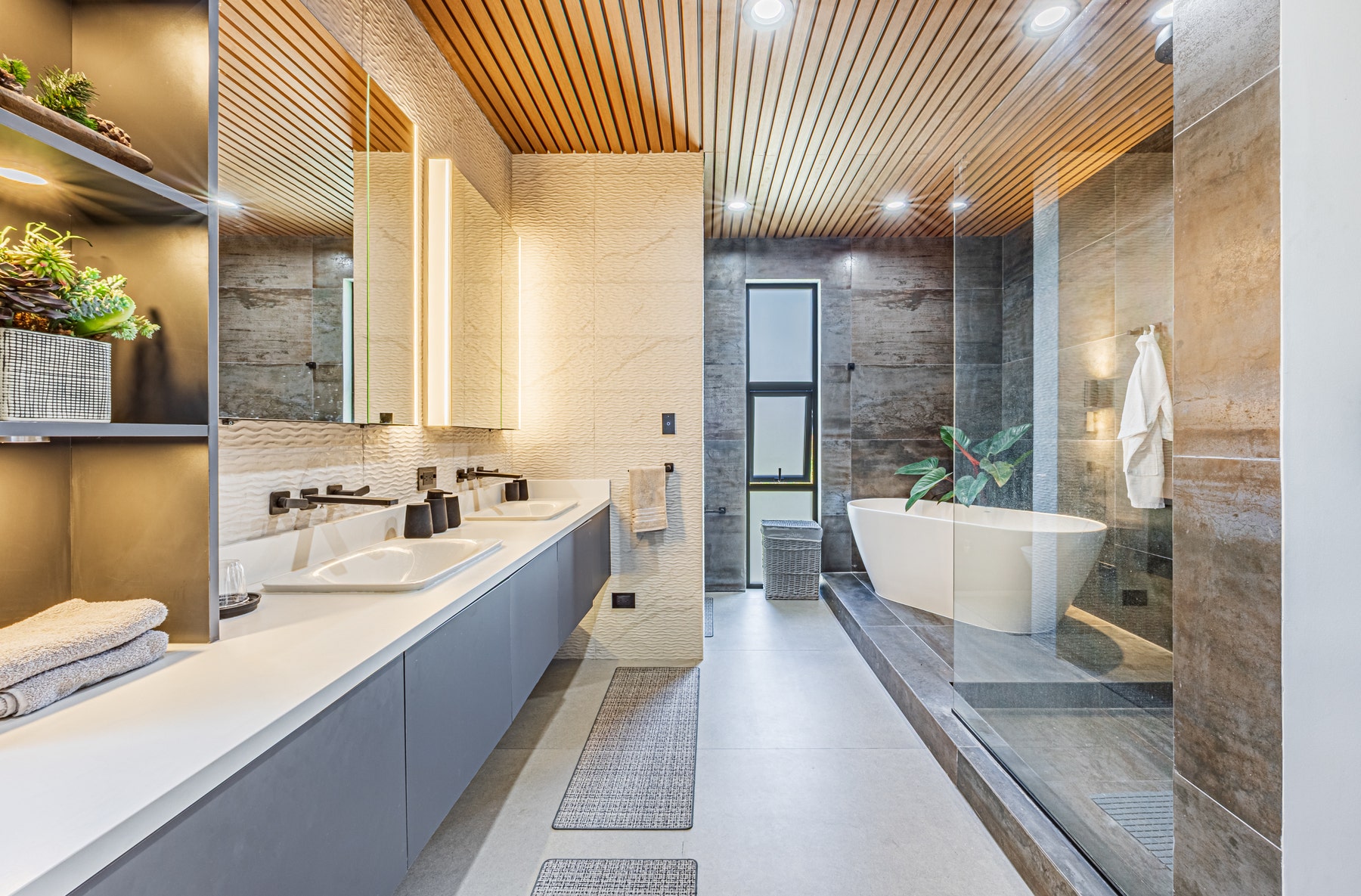 Modern City View Estate Home — photo 14 of 19