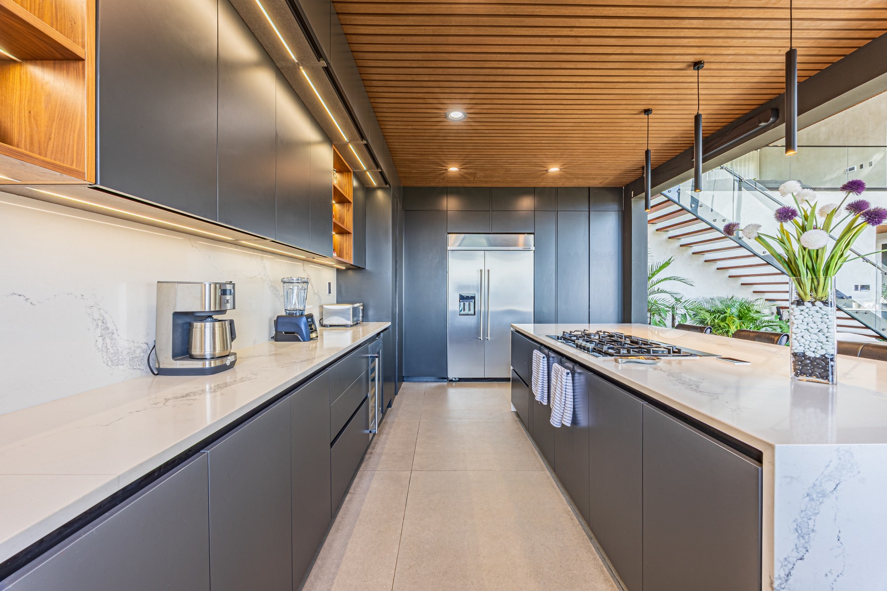 Modern City View Estate Home — photo 9 of 19