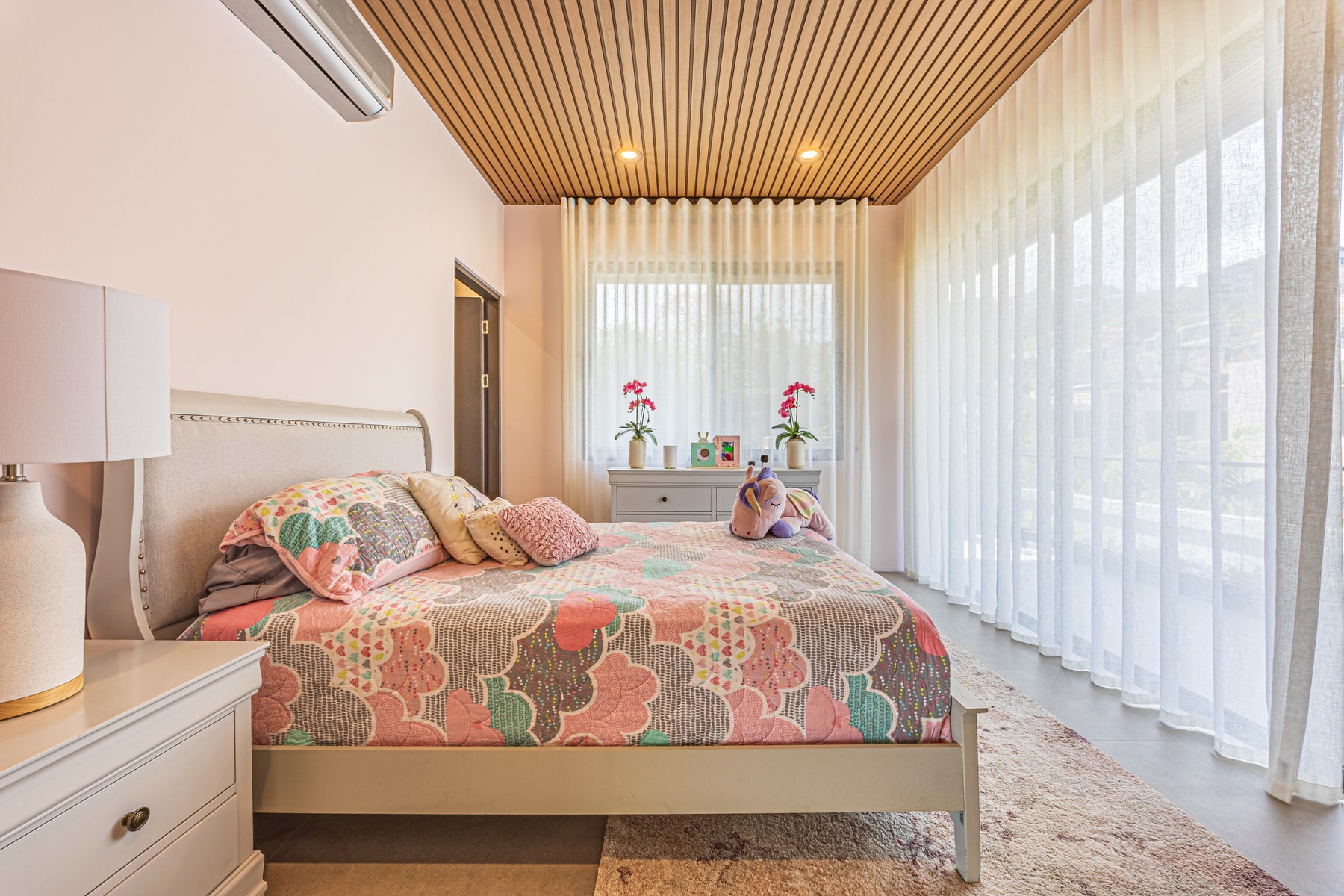 Modern City View Estate Home — photo 17 of 19