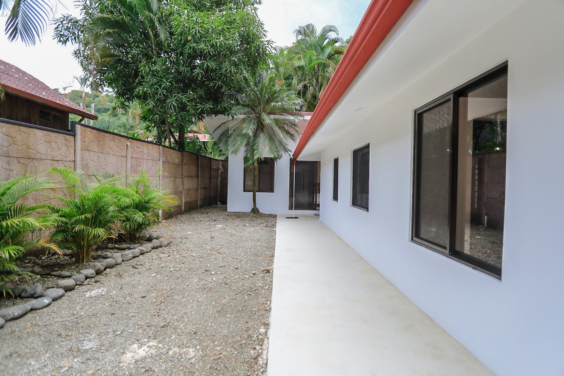 Central Home on Commercial Land — foto 11 de 19