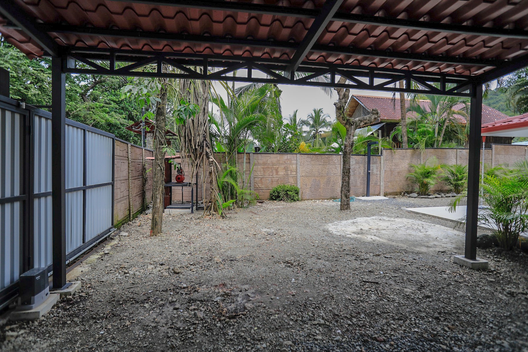 Central Home on Commercial Land — foto 18 de 19