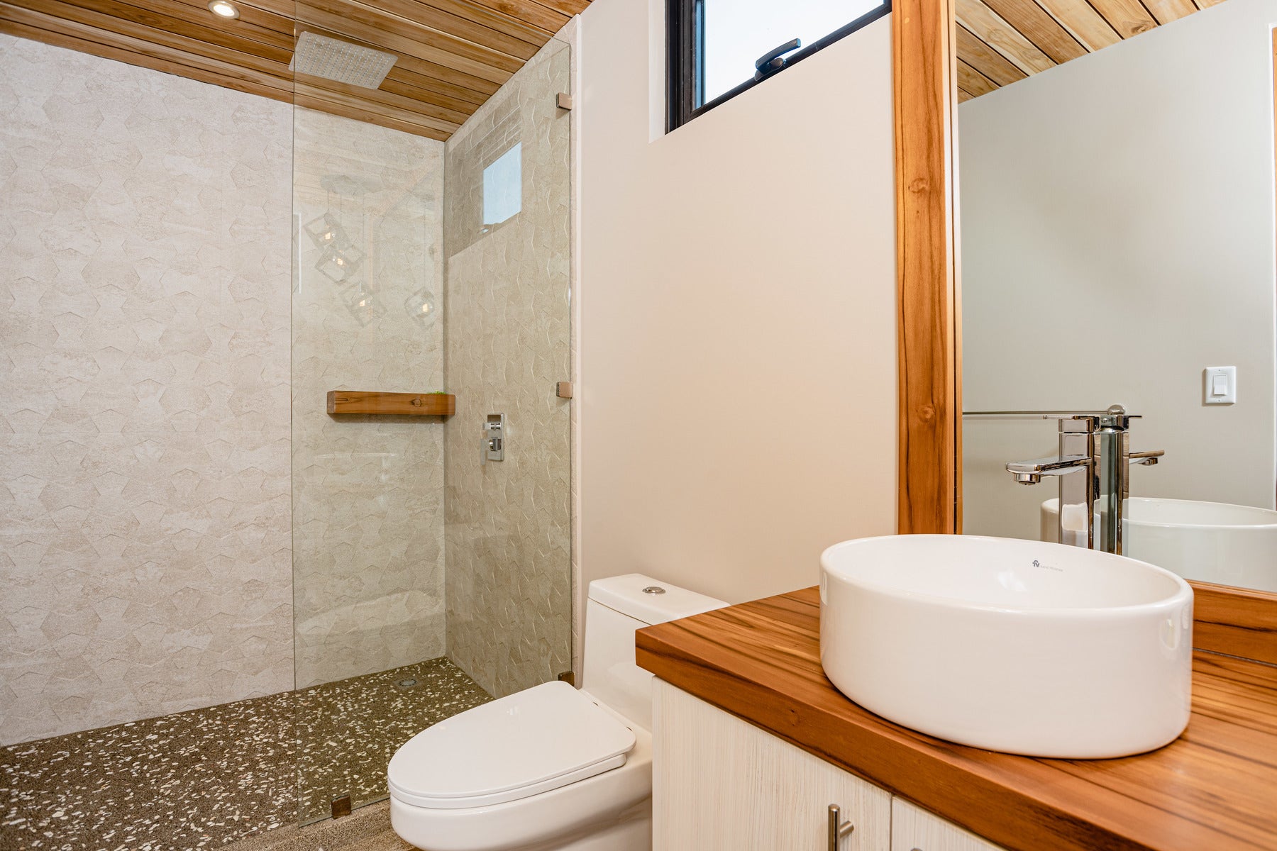 Luxury Villa Near the Beach — photo 7 of 19