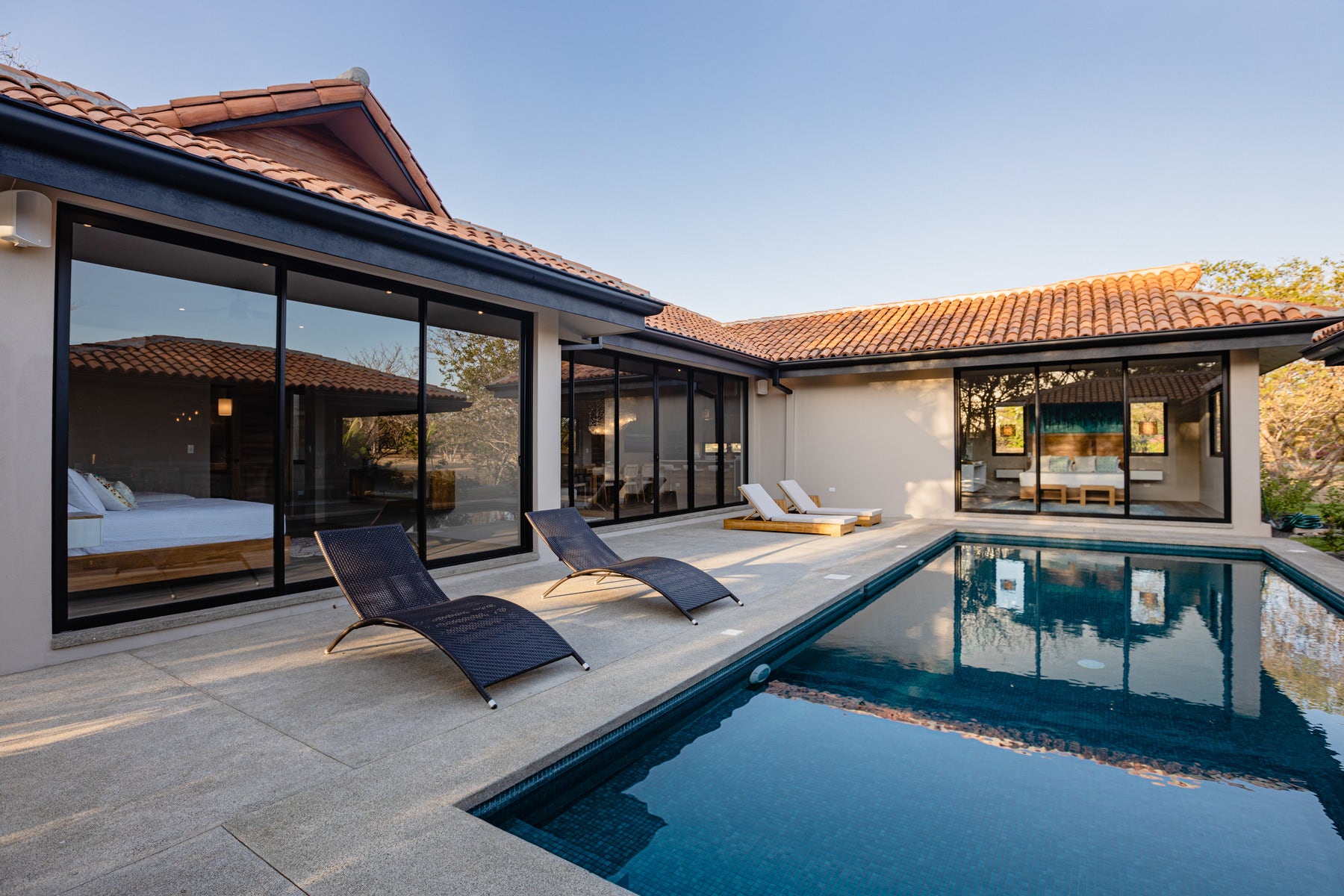 Luxury Villa Near the Beach — photo 8 of 19