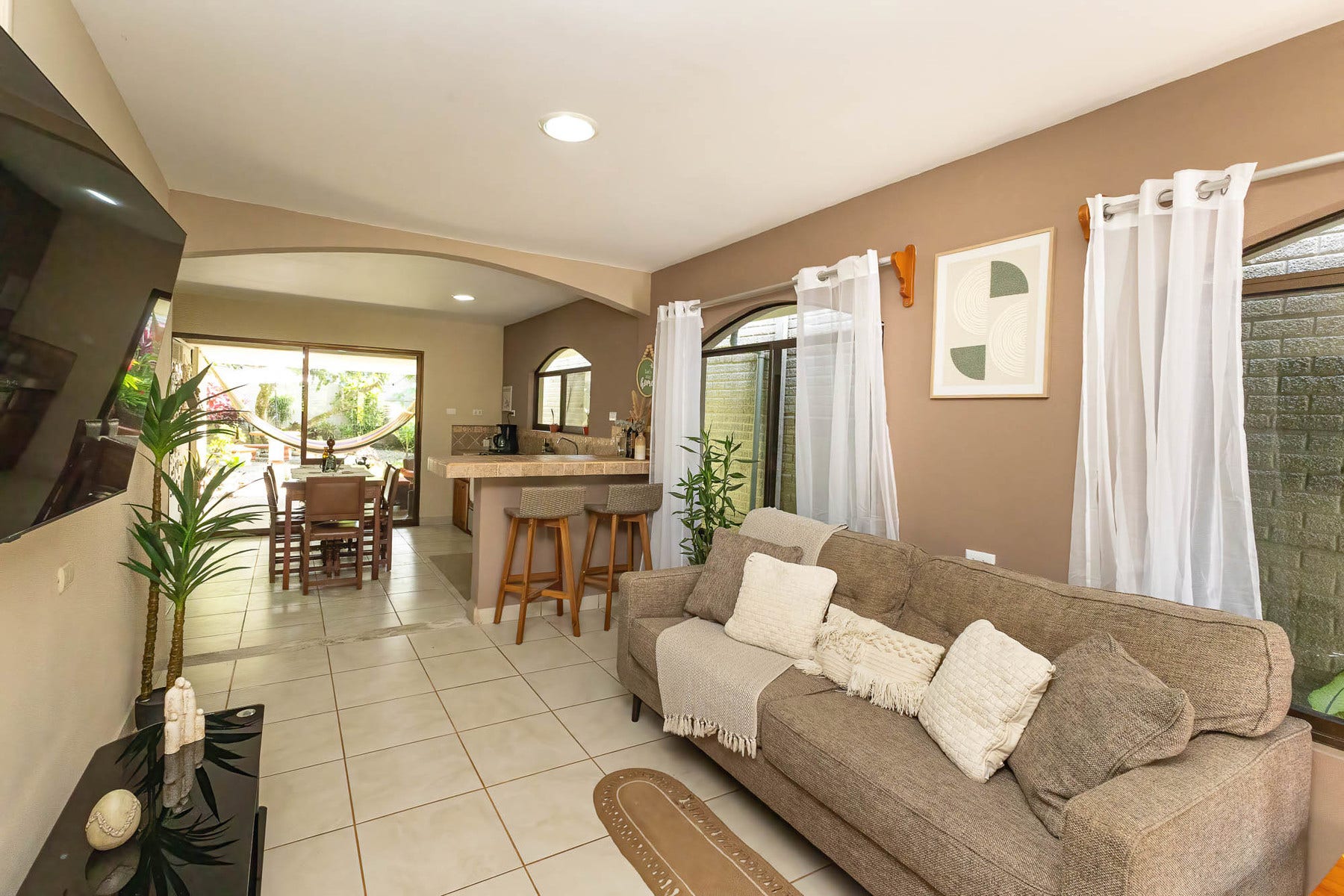 Affordable Remodeled Home for Sale Manuel Antonio — photo 4 of 19