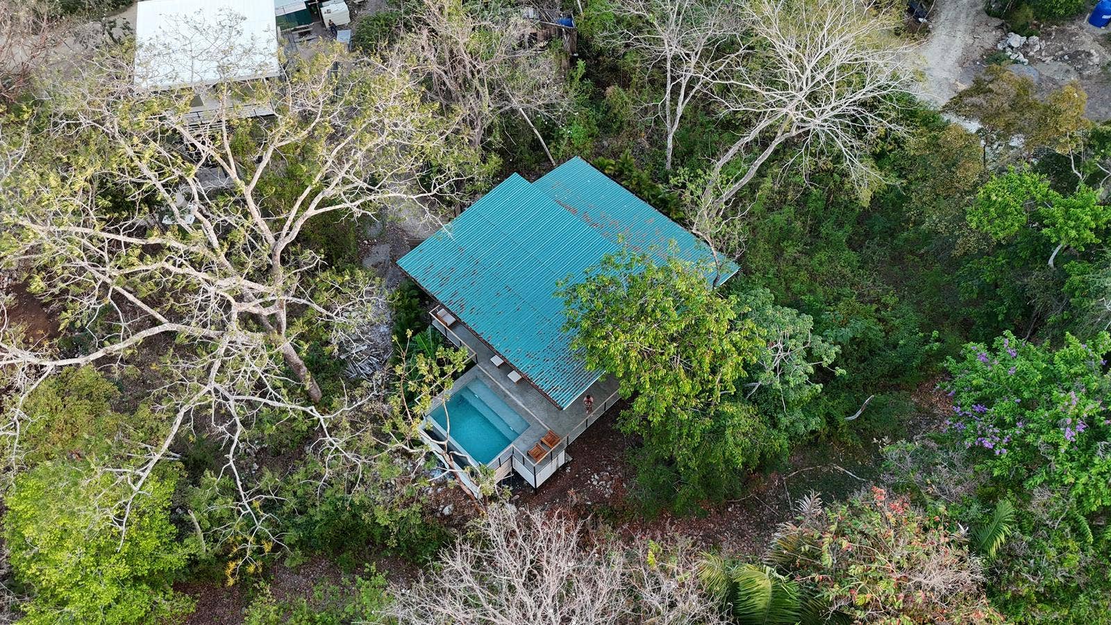 Modern Hilltop Home with Pool — photo 18 of 19