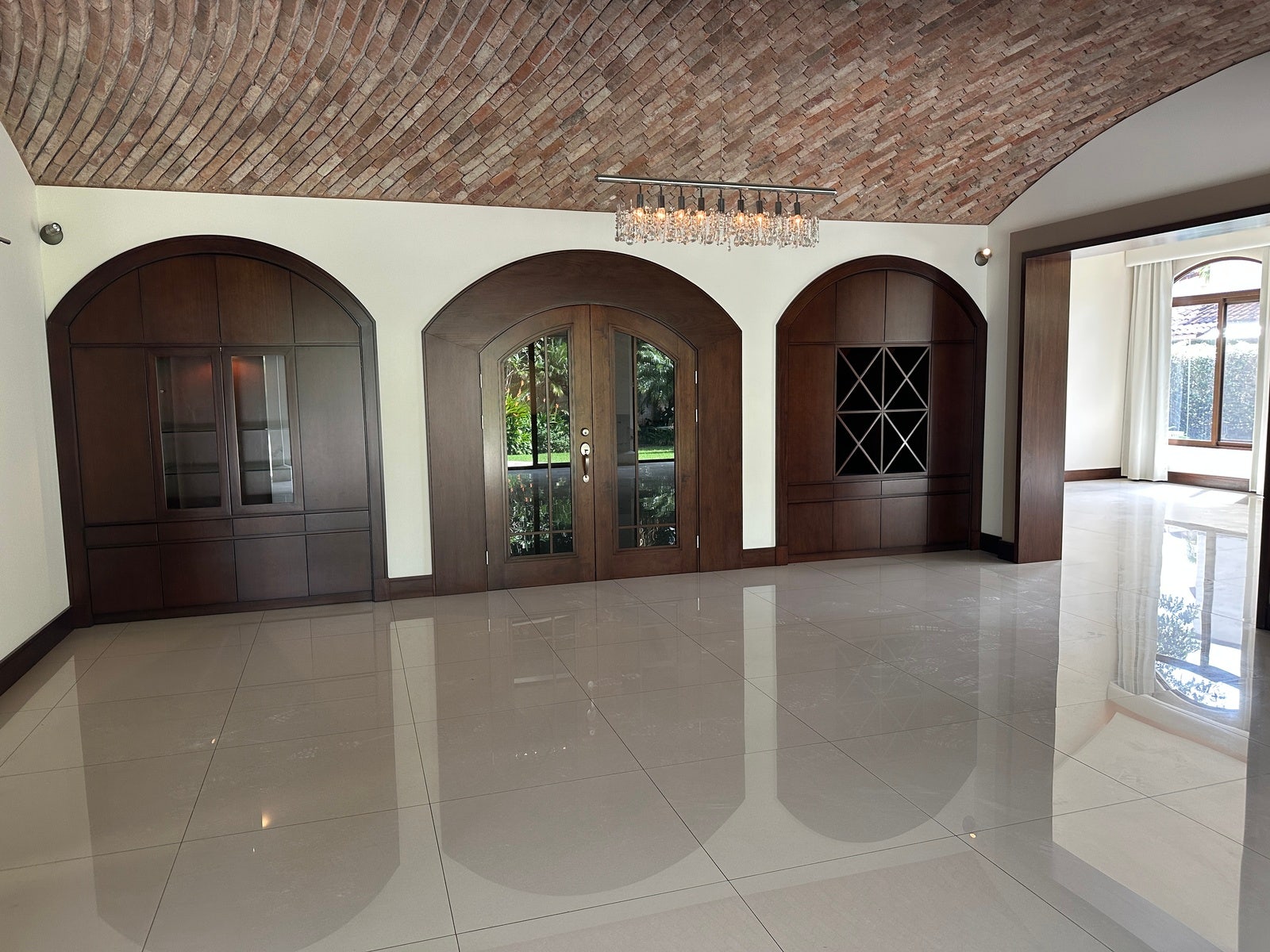 Single Level Living with a Pool — photo 12 of 19