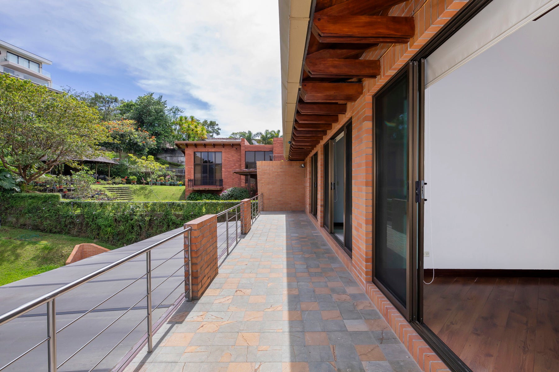 Elegant Four-Bedroom Home with Terrace and Views — photo 8 of 19