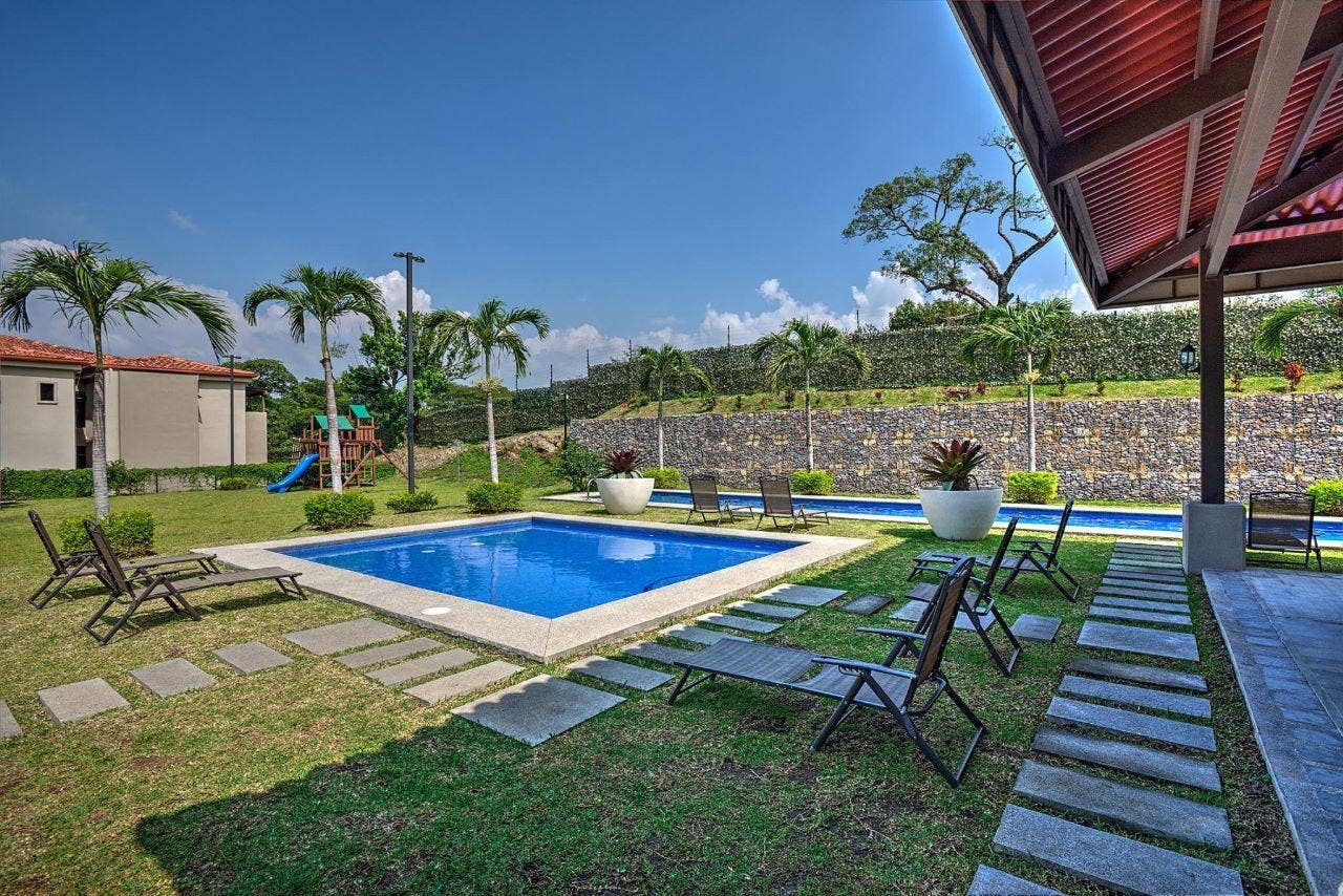 Modern Garden-Level Living — photo 8 of 19