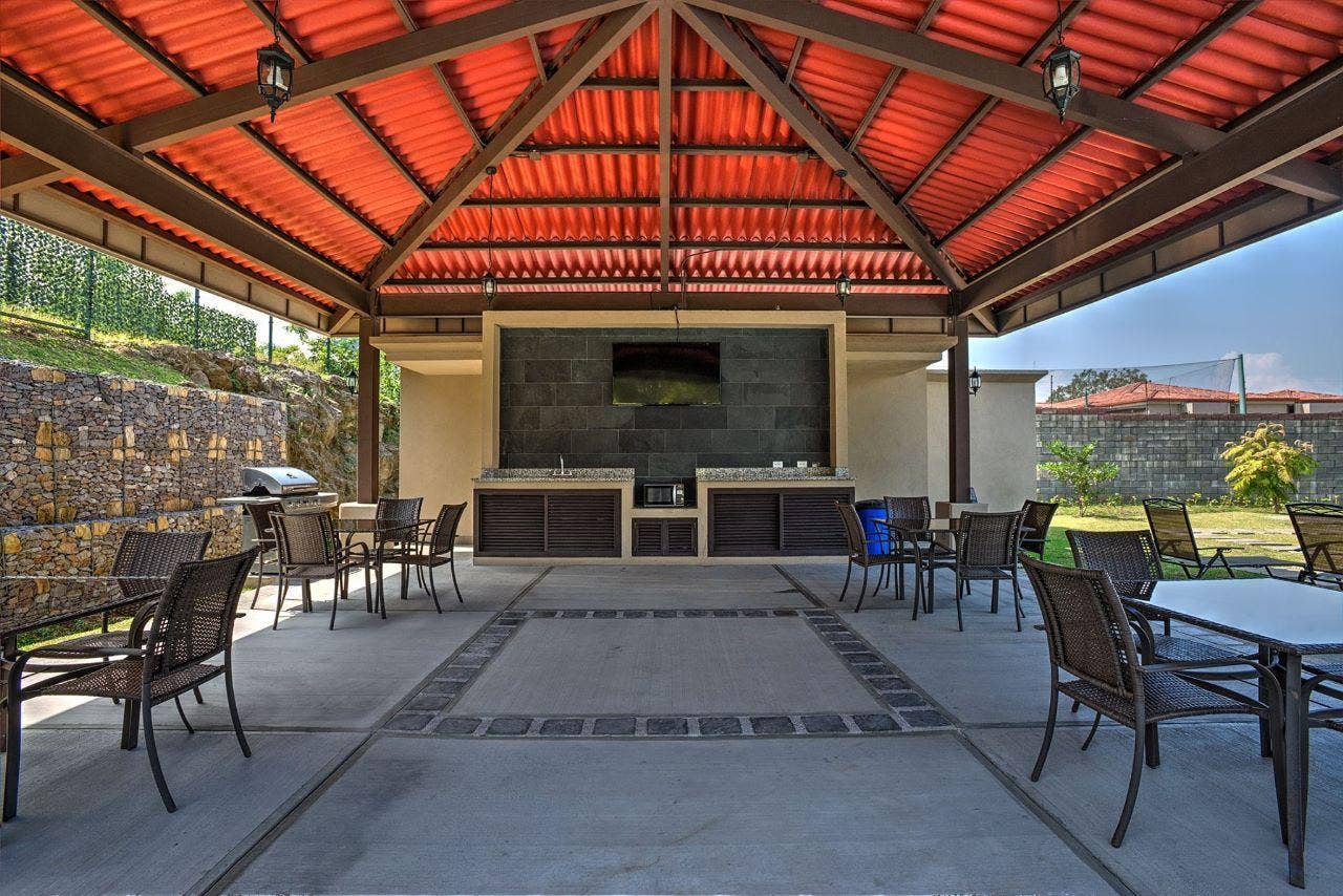 Modern Garden-Level Living — photo 9 of 19