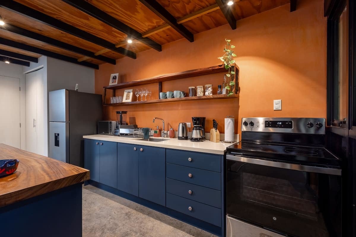 Turnkey Studio Loft Near Beach — photo 6 of 15