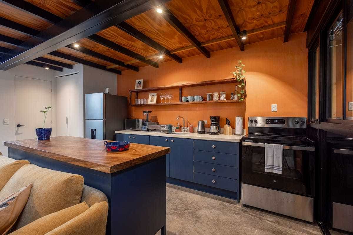 Turnkey Studio Loft Near Beach — photo 15 of 15