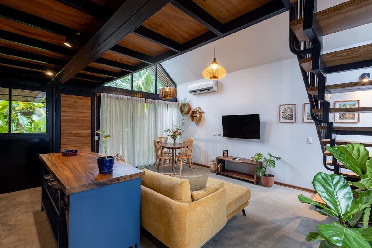 Turnkey Studio Loft Near Beach — photo 13 of 15