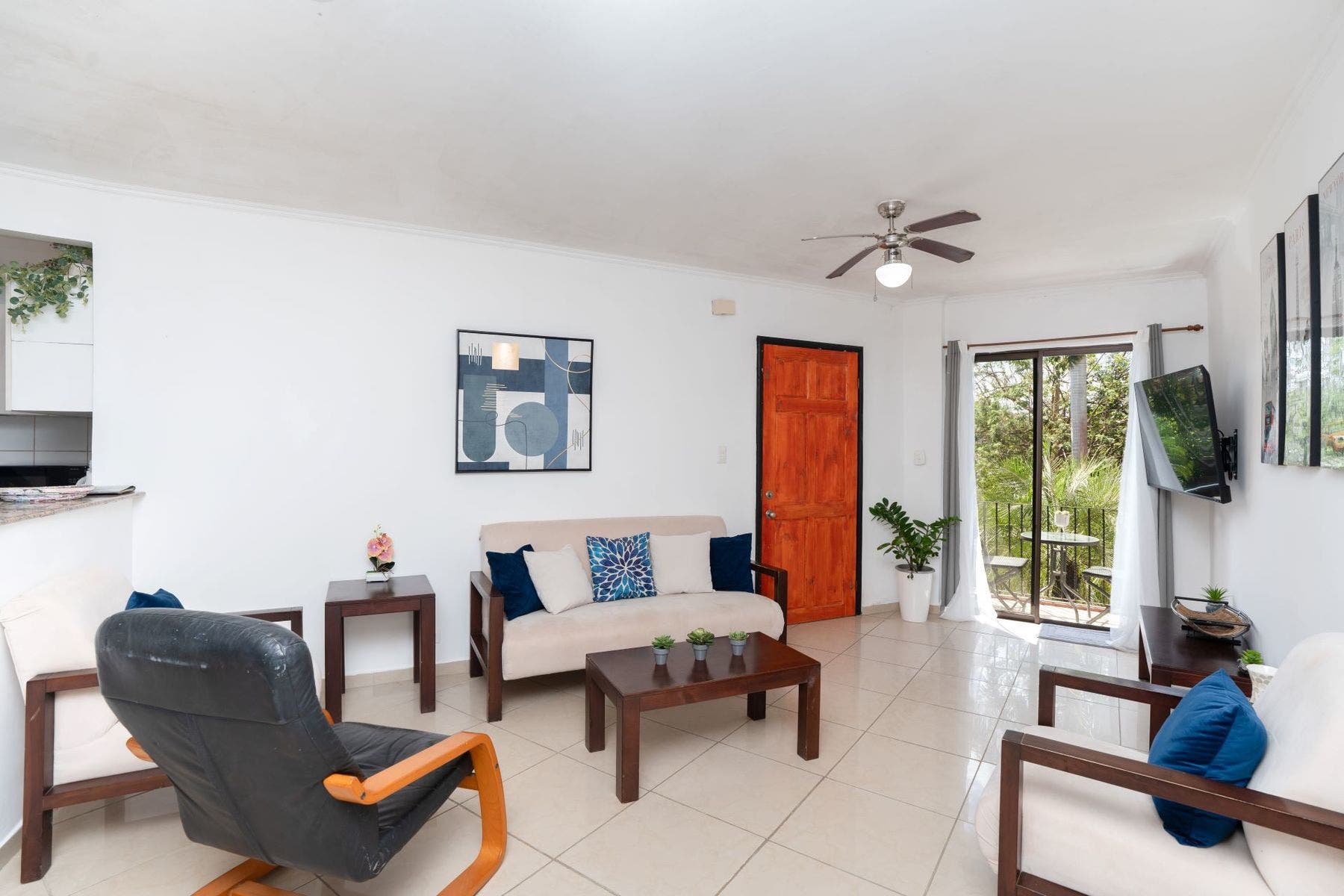 Stylish Modern Condo, Tamarindo, Tamarindo, Santa Cruz, Guanacaste, Costa Rica 50309 — photo 2 of 5