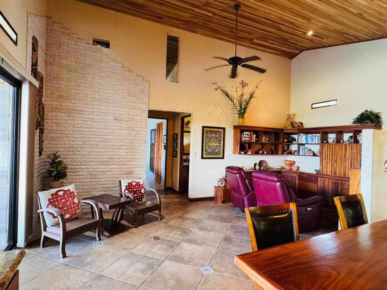 Luxury Lakeview Villa And Guesthouse — photo 9 of 19