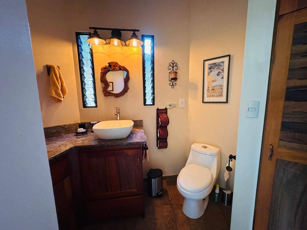 Luxury Lakeview Villa And Guesthouse — photo 15 of 19