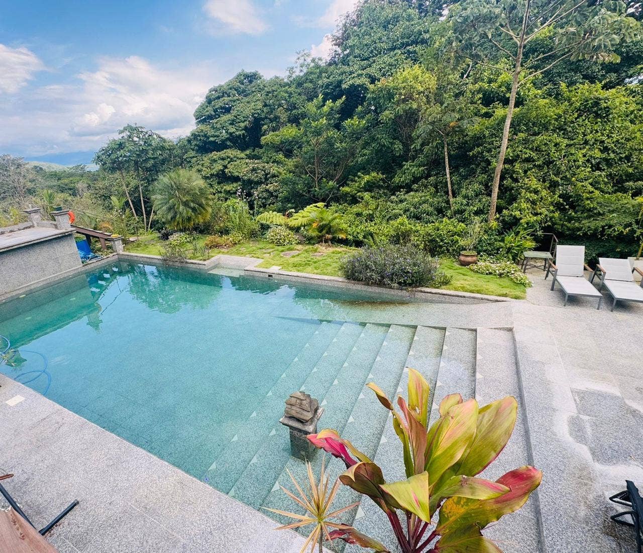 Luxury Lakeview Villa And Guesthouse — photo 18 of 19