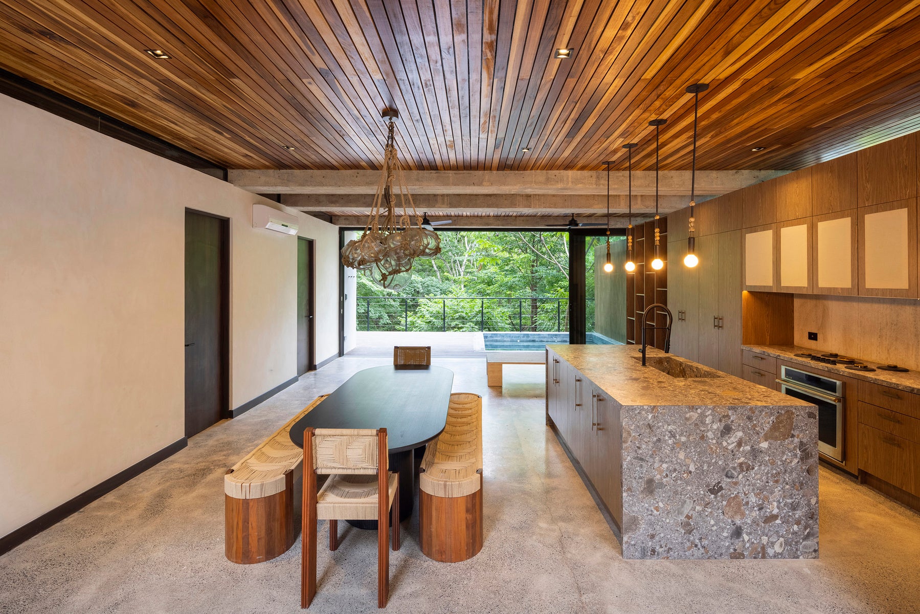 Four Bedroom Home with Guest house — photo 7 of 19