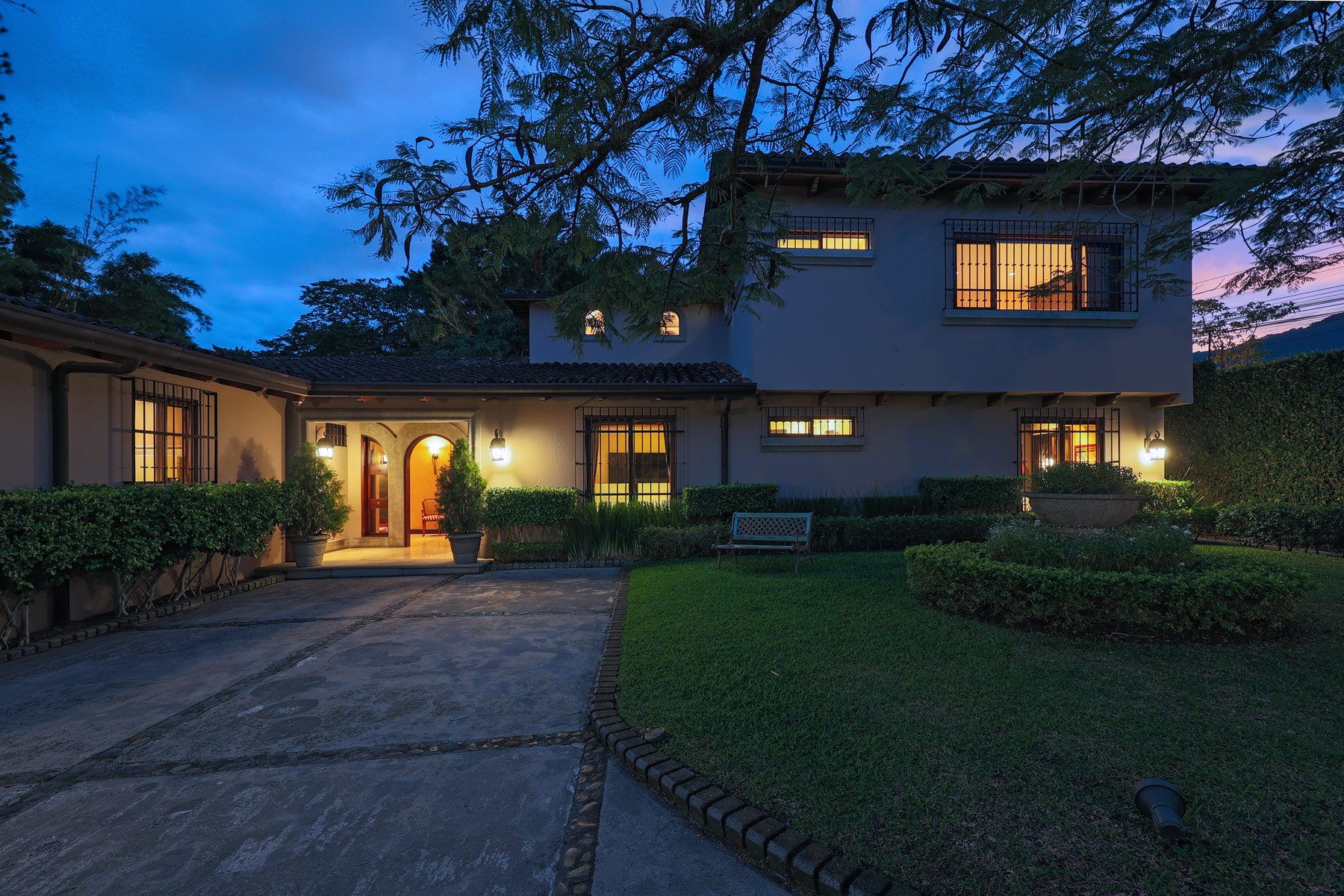 Family Villa Estate — photo 3 of 19