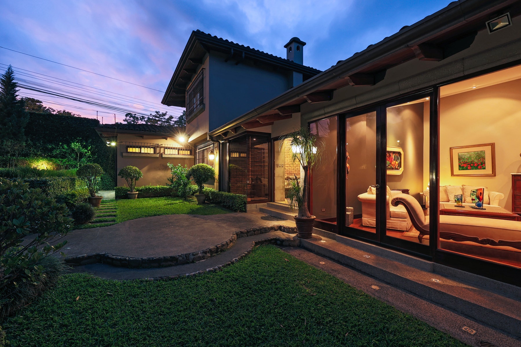 Family Villa Estate — photo 10 of 19