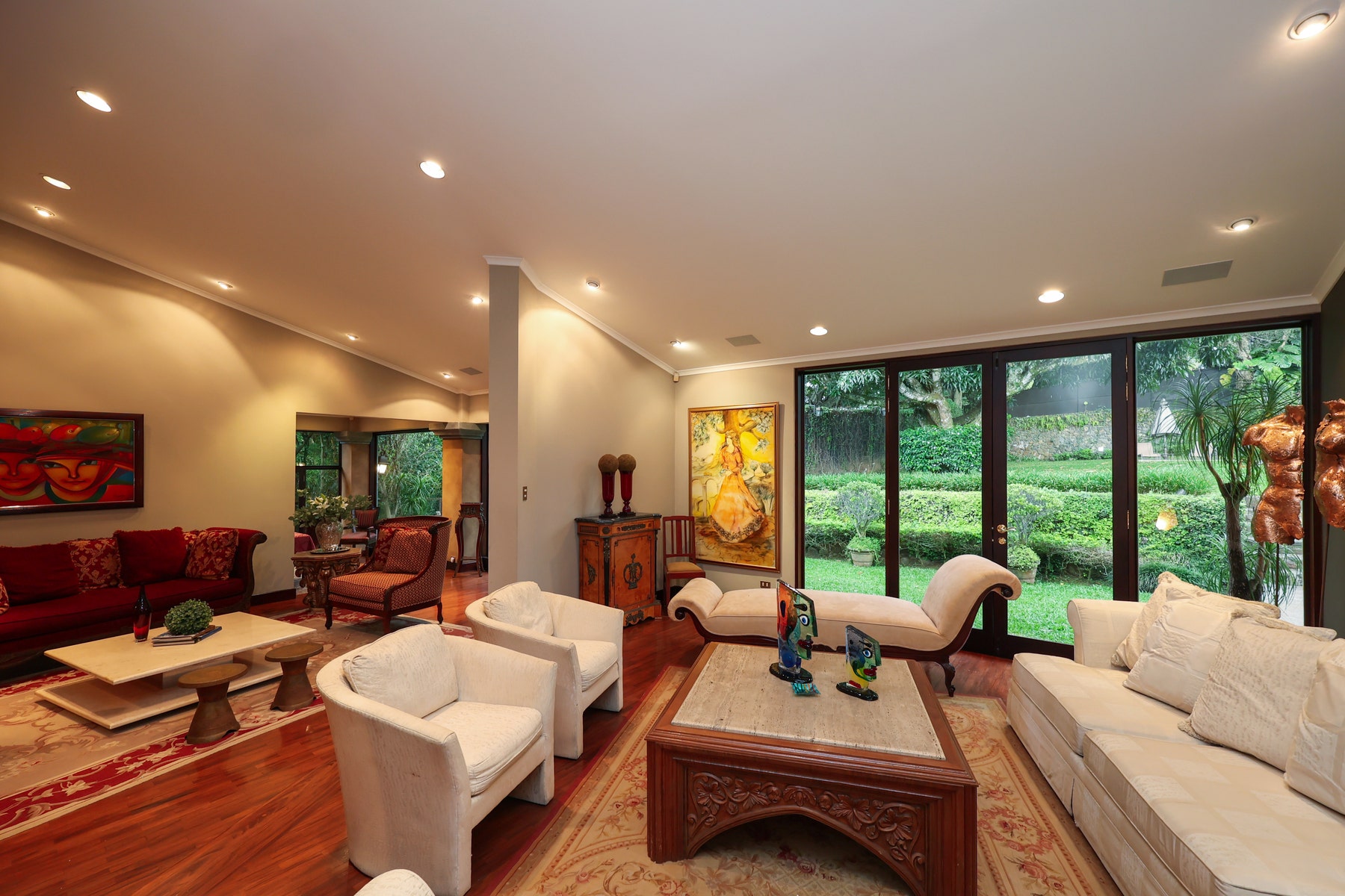 Family Villa Estate — photo 17 of 19
