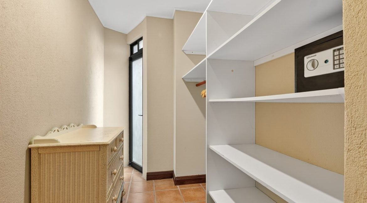 Luxury Ground Floor Condo — photo 12 of 19