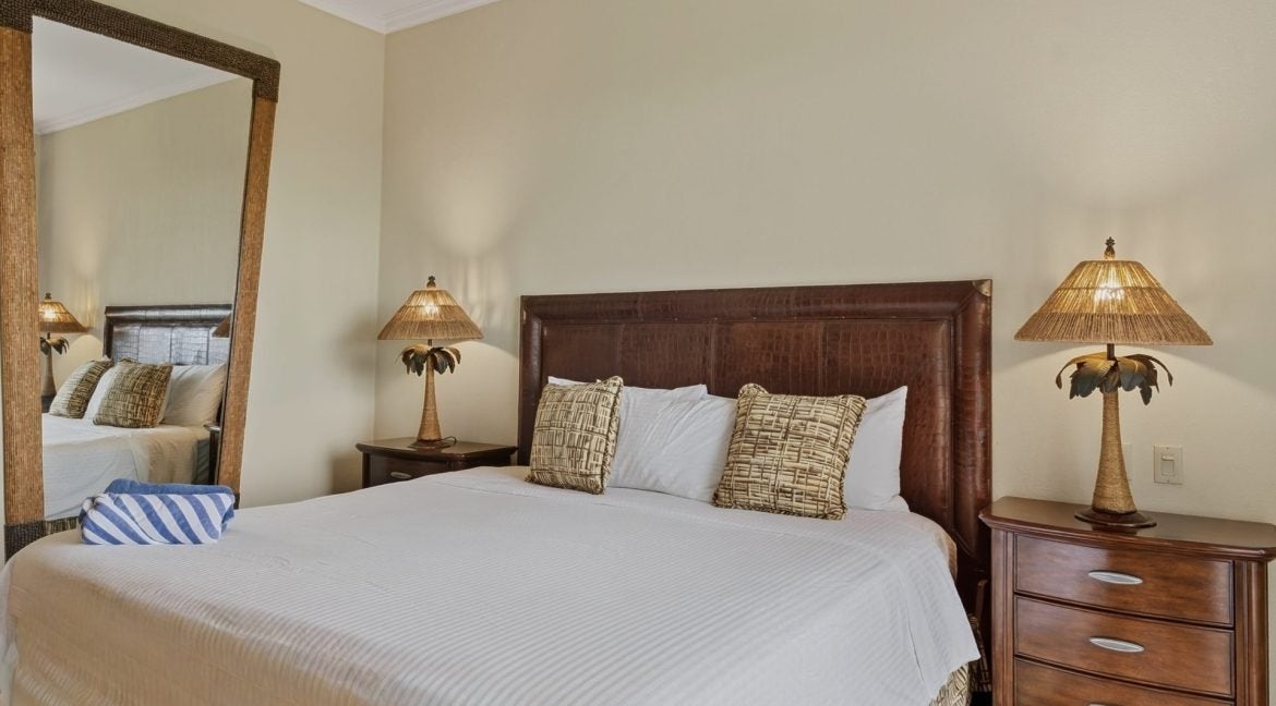 Luxury Ground Floor Condo — photo 15 of 19