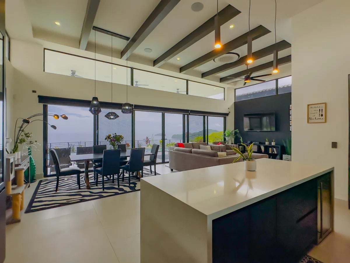 Panoramic Ocean View Villa — photo 13 of 19