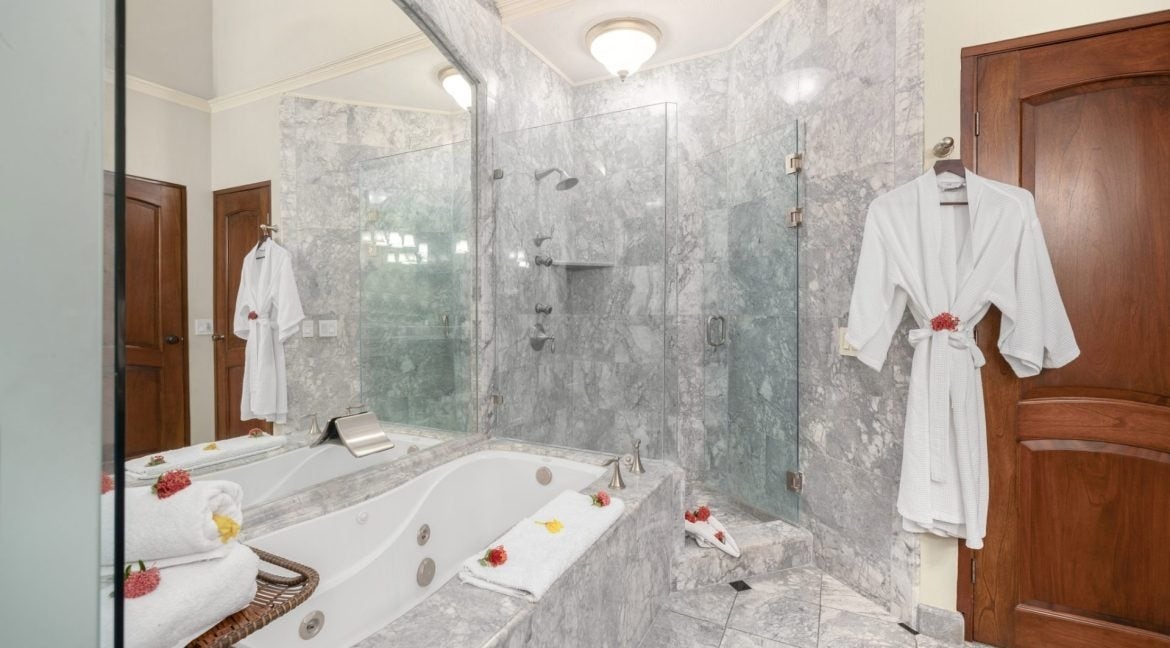 Titled Beachfront Luxury Villa — photo 14 of 15