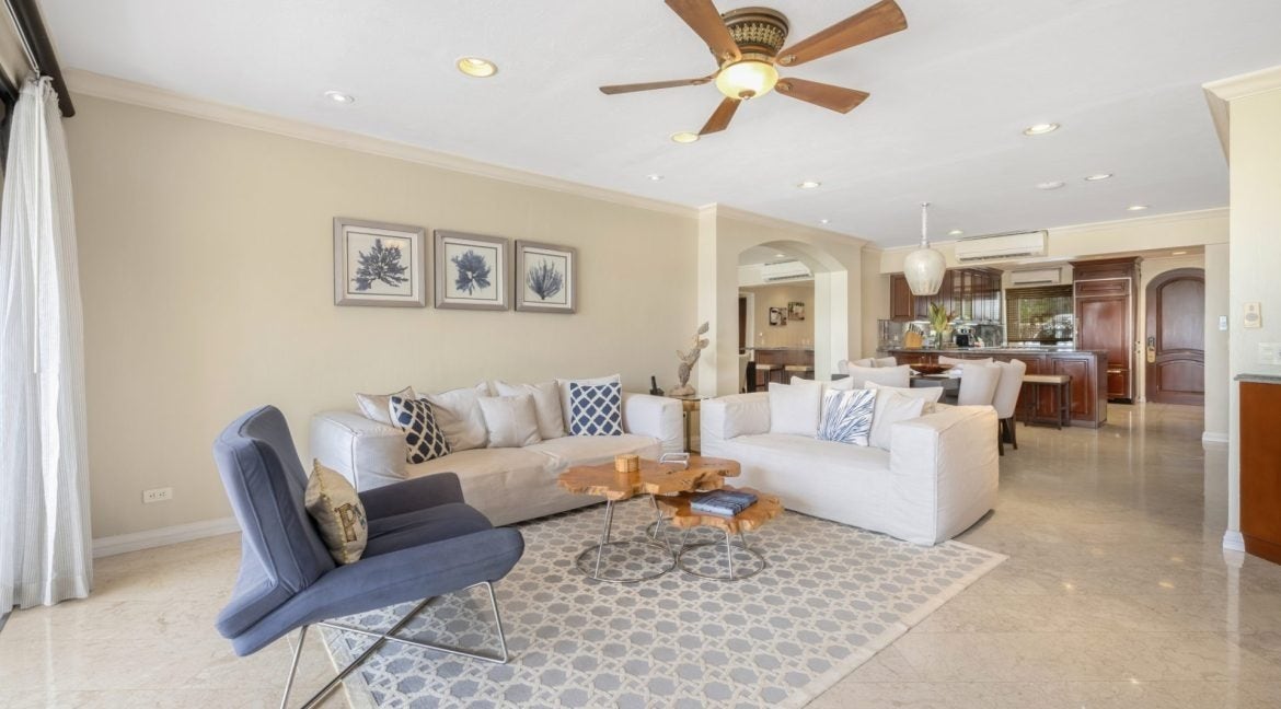 Titled Beachfront Luxury Villa — photo 5 of 15
