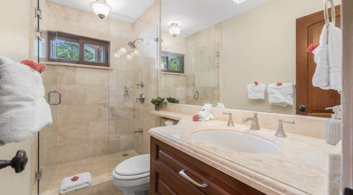 Titled Beachfront Luxury Villa — photo 10 of 15