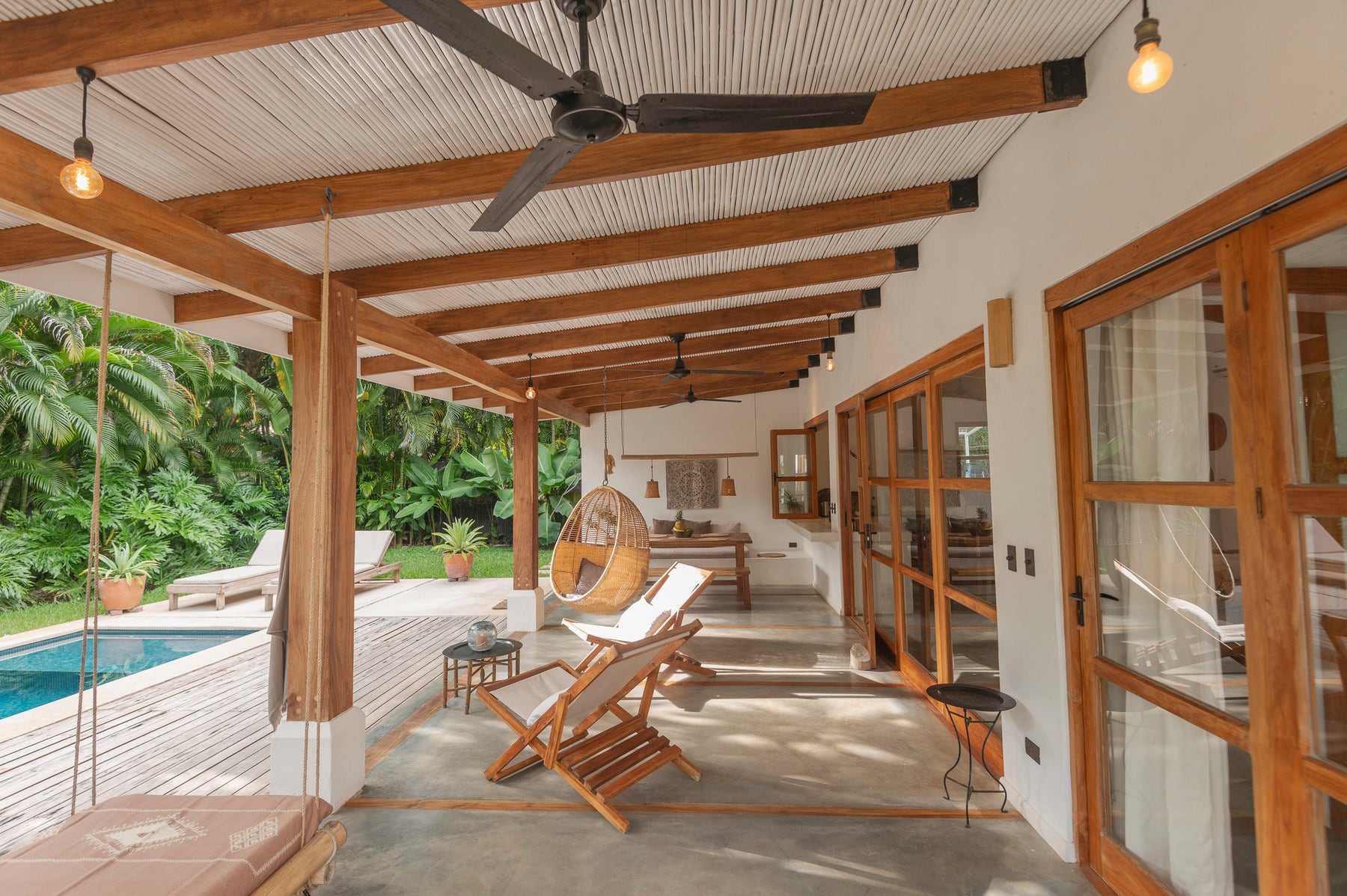 Turnkey Three Bedroom Near Beach — photo 2 of 19