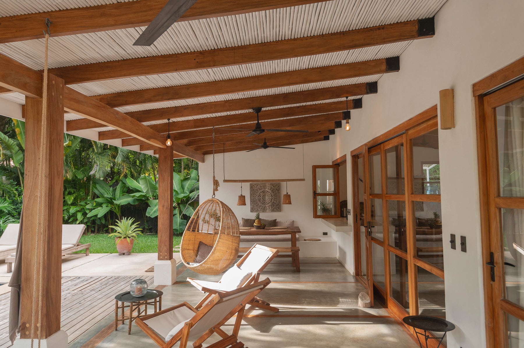 Turnkey Three Bedroom Near Beach — photo 9 of 19