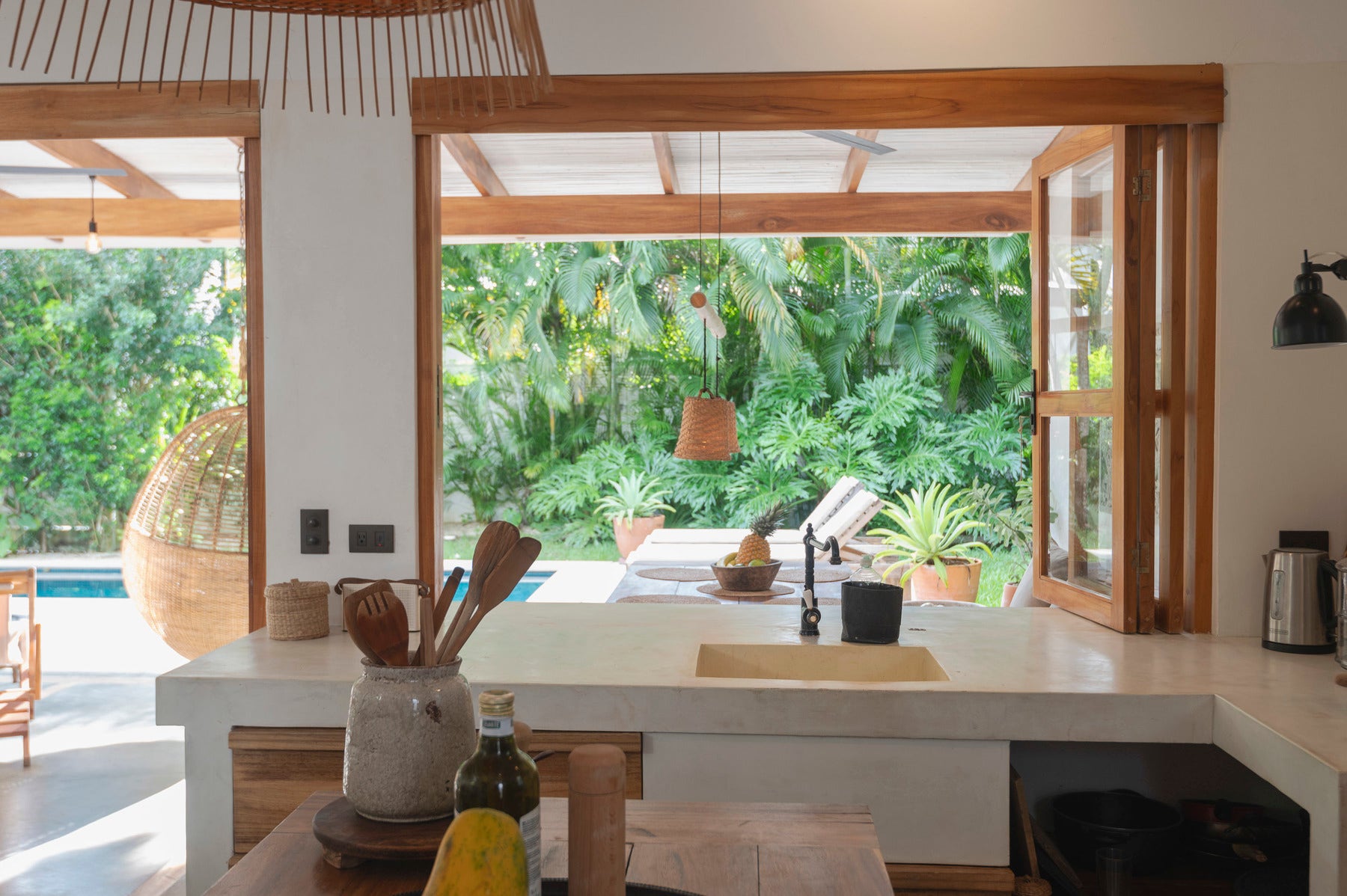 Turnkey Three Bedroom Near Beach — photo 16 of 19