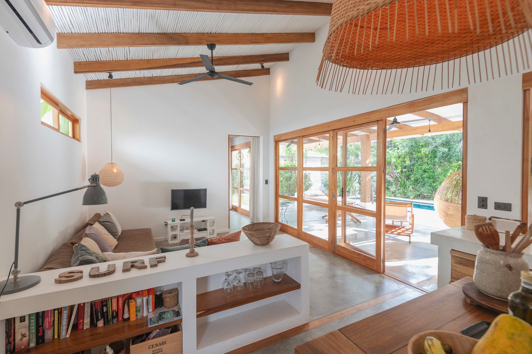 Turnkey Three Bedroom Near Beach — photo 17 of 19