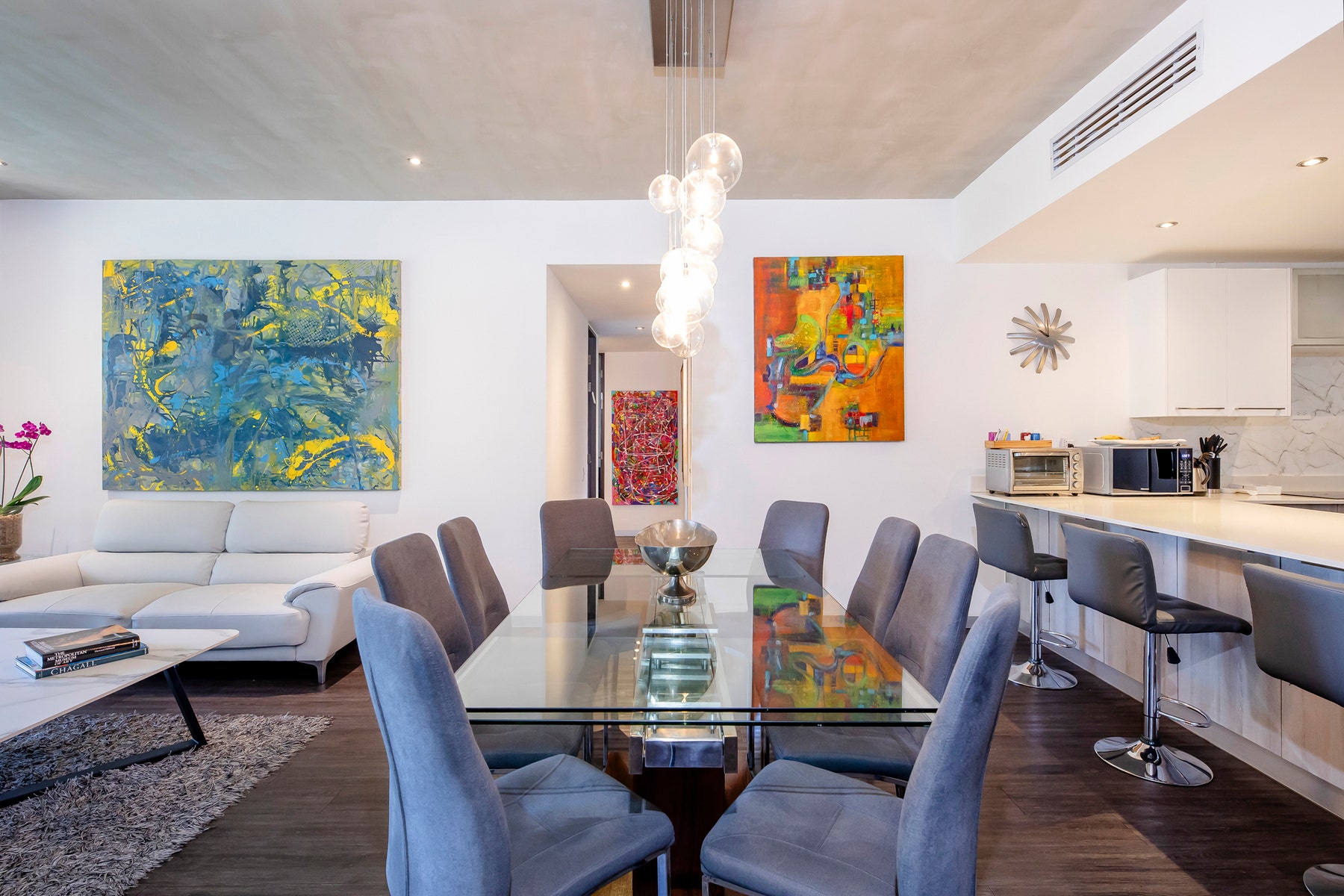 Arborea artsy corner residence. — photo 3 of 19