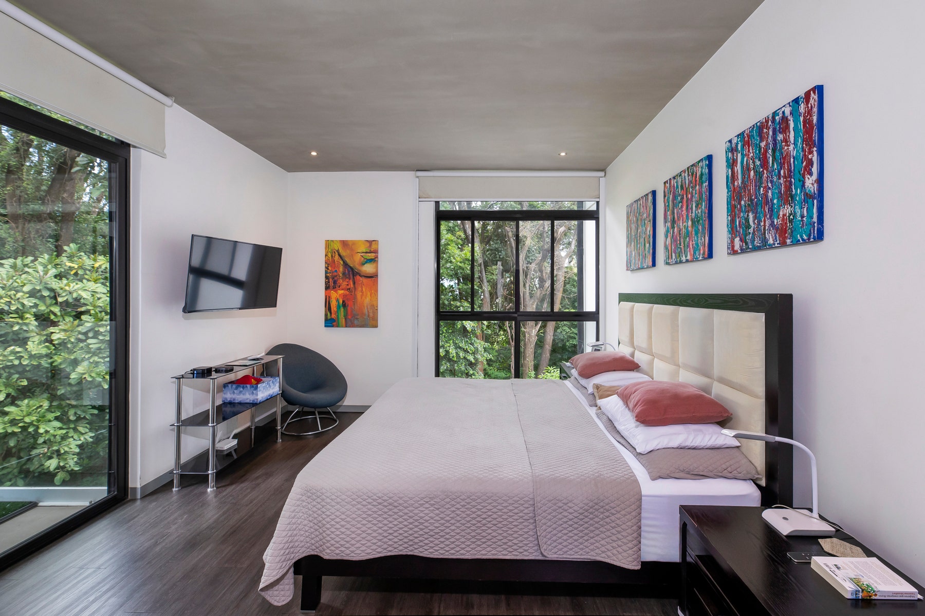 Arborea artsy corner residence. — photo 12 of 19