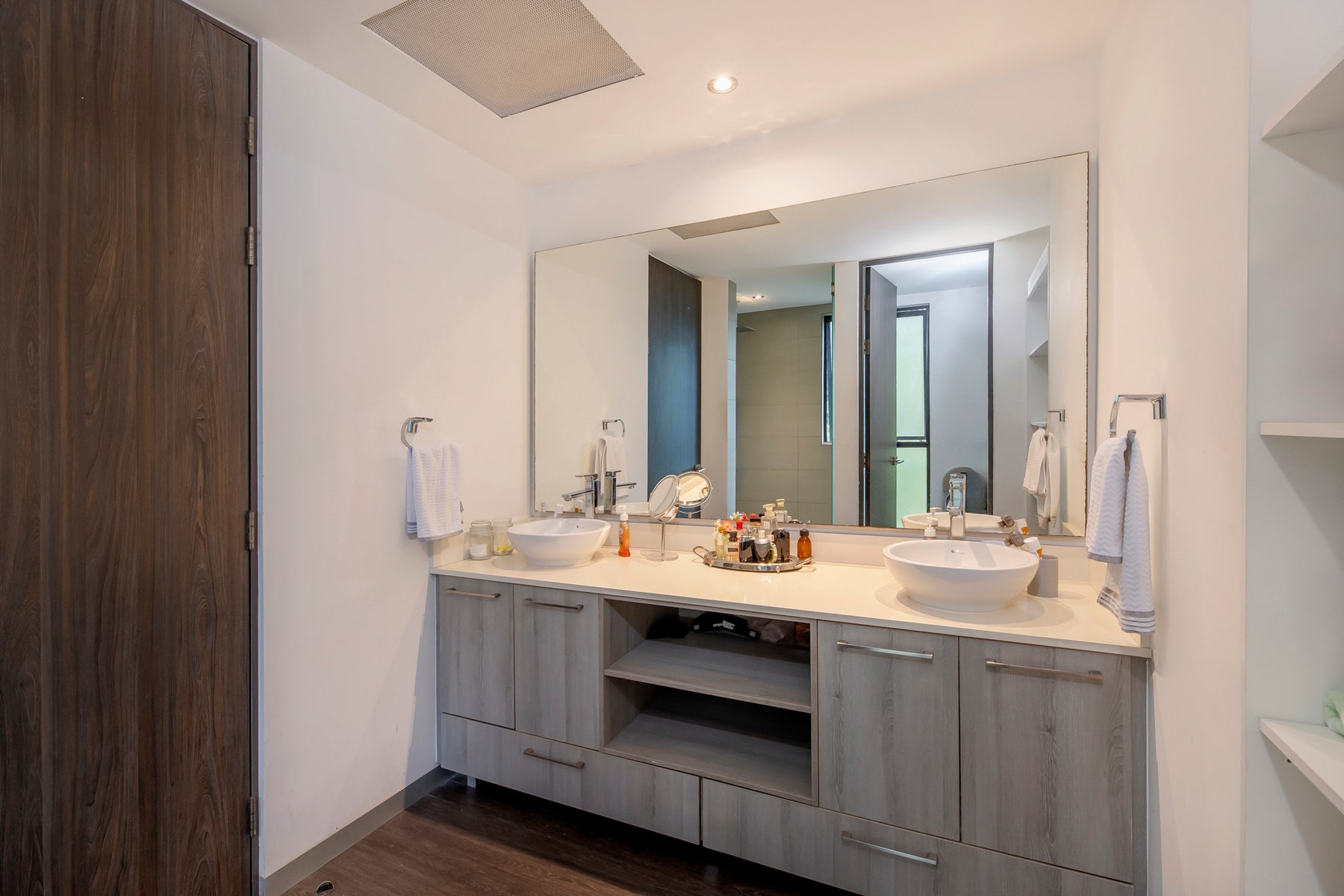 Arborea artsy corner residence. — photo 15 of 19
