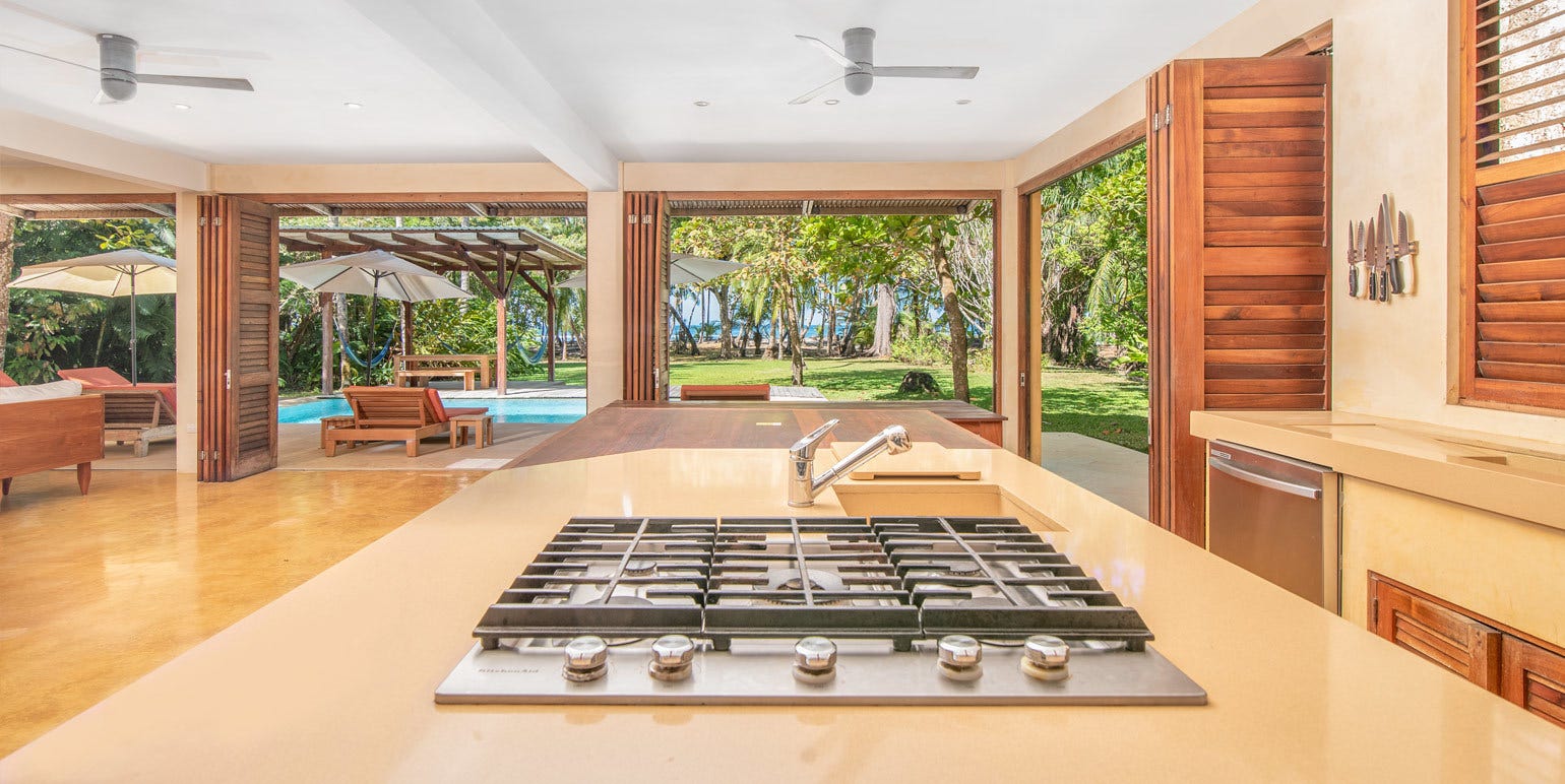 Prime Mal Pais Beachfront Estate — photo 11 of 19