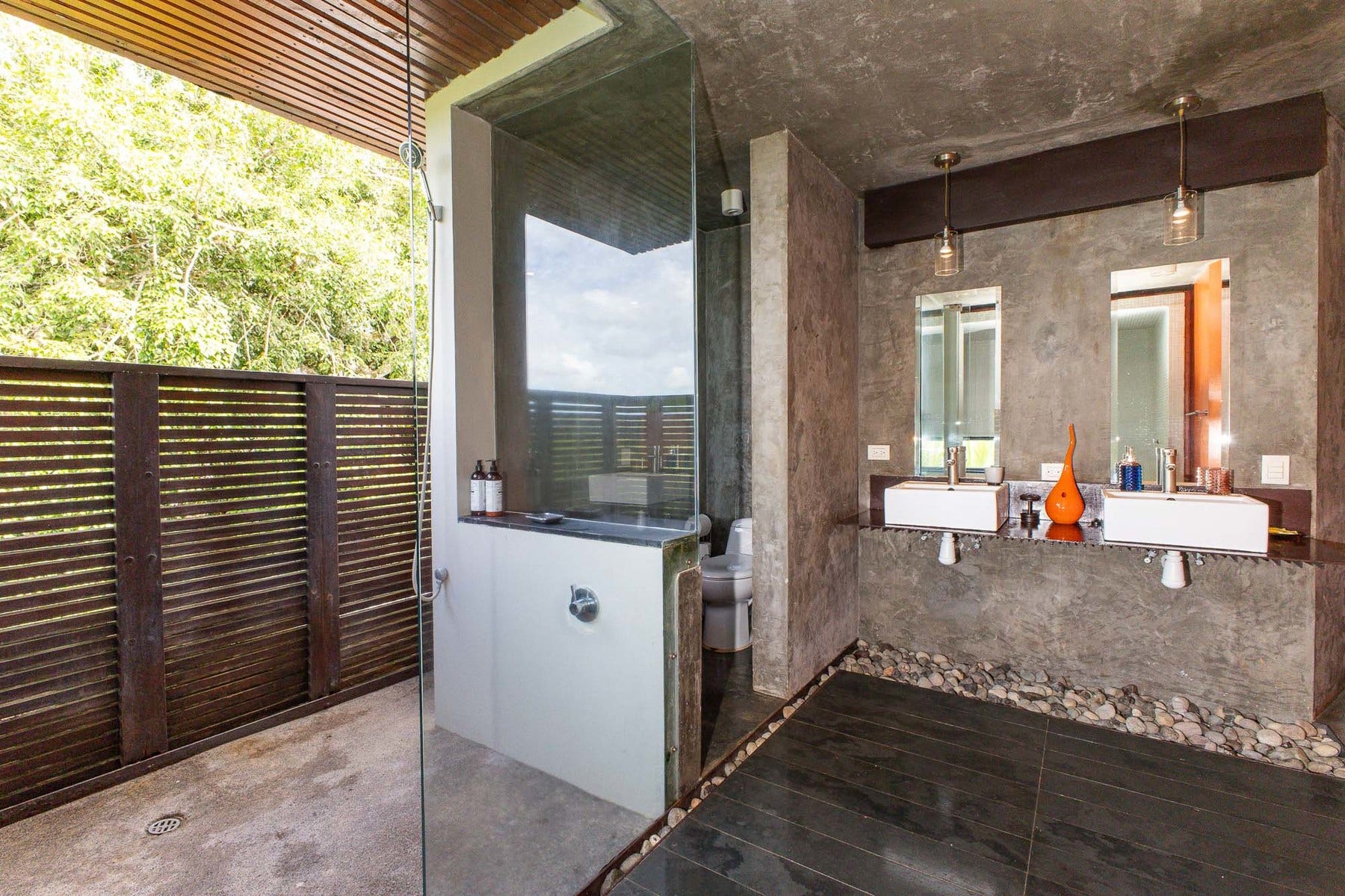 Private Ocean View Estate Near the Beach — photo 13 of 19