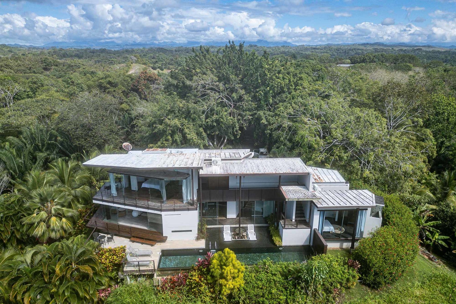 Private Ocean View Estate Near the Beach — photo 2 of 19
