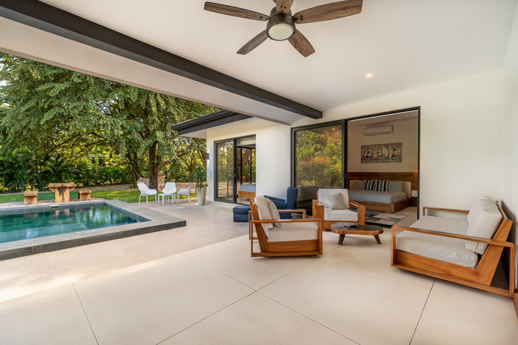 Contemporary Luxury Home — photo 5 of 19