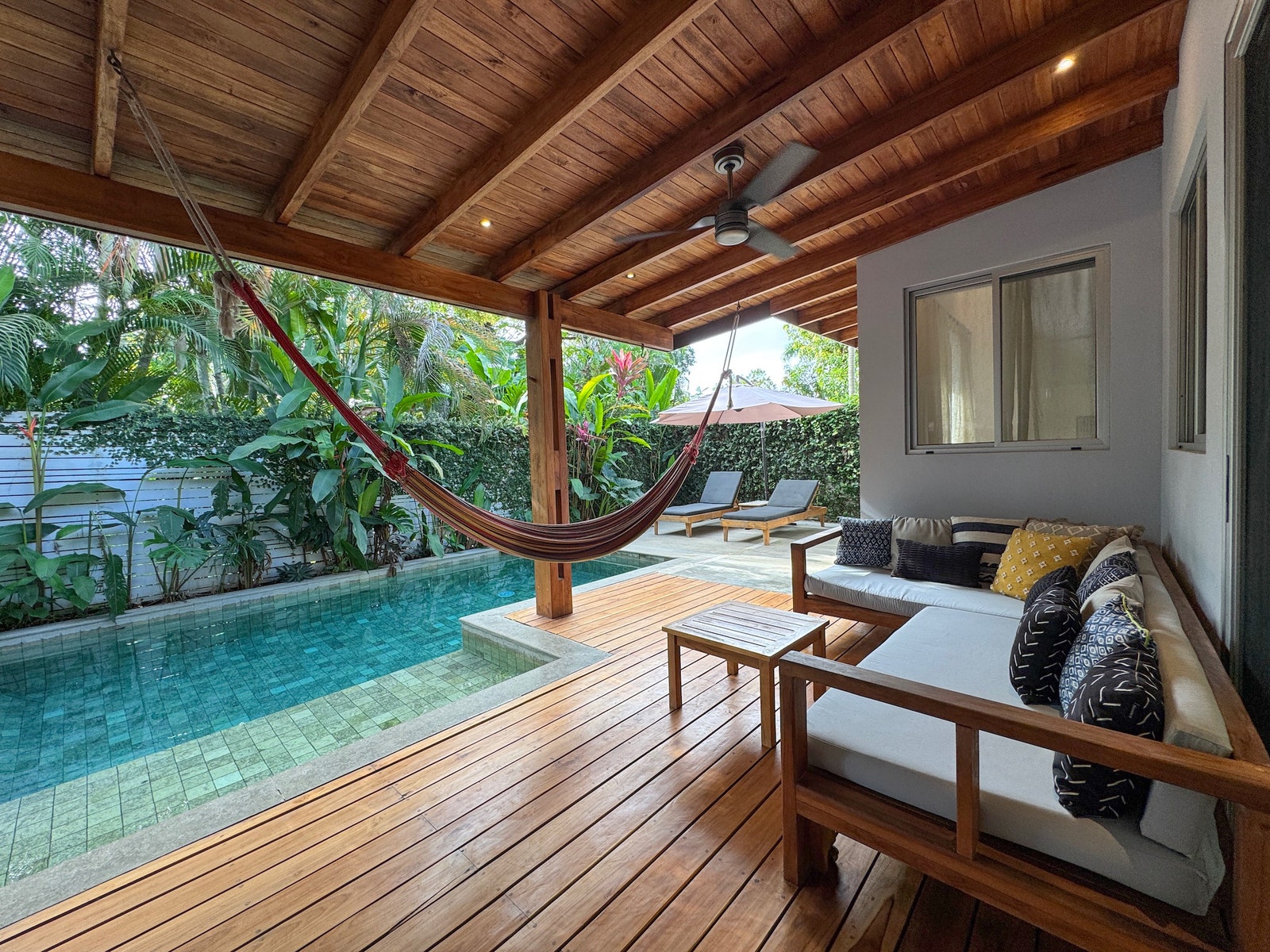 Walk to the Beach Villa with Pool — photo 10 of 19
