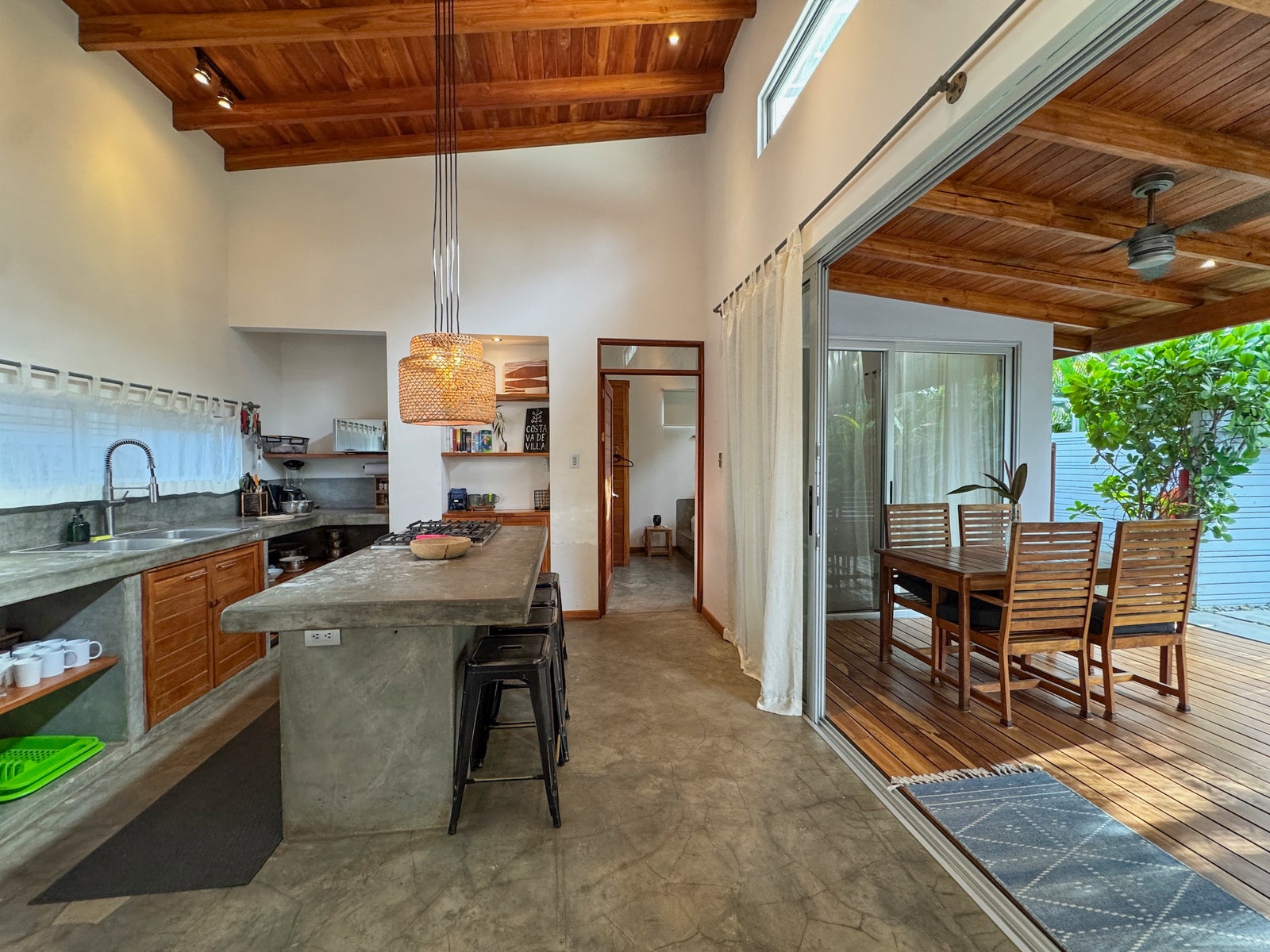 Walk to the Beach Villa with Pool — photo 12 of 19